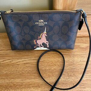 ZIP TOP CROSSBODY IN SIGNATURE CANVAS WITH UNICORN (COACH C1654) IM/BROWN BLACK